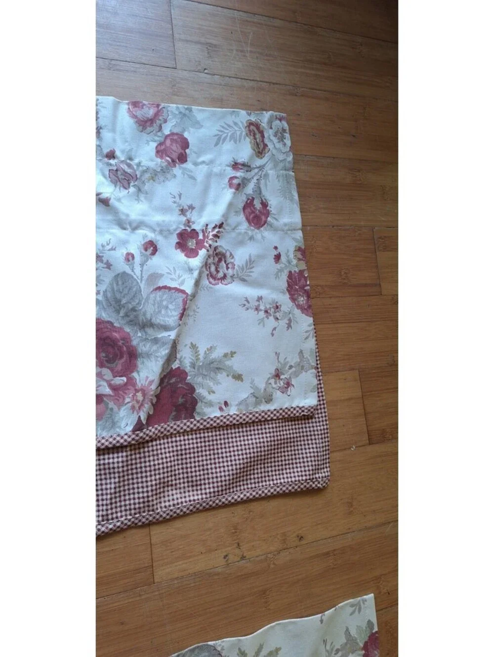 2 Waverly Garden Room Norfolk Rose Crimson Gingham Valances 70